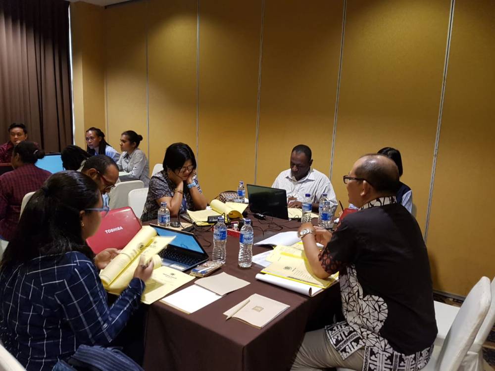 Tampak peserta UKW, sedang mengikuti ujian (ft/SO)